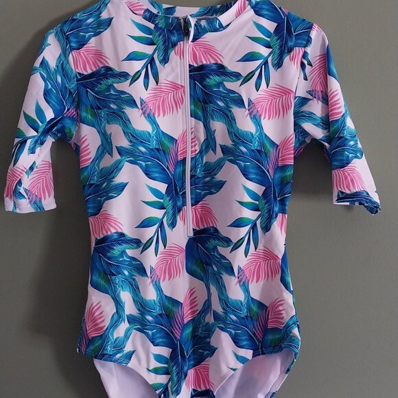 Bundle of 4 swimsuit medium - Picture 2 of 5